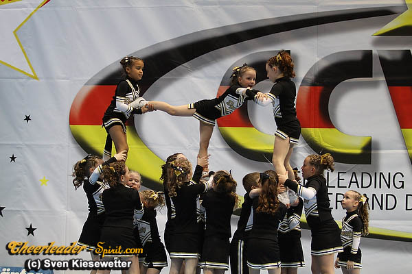 ../Images/Dynasty Cheerleader PW_017.jpg